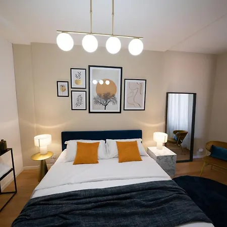 Piazza Santo Stefano Con Vista Bolonia