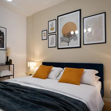 Piazza Santo Stefano Con Vista Bologna